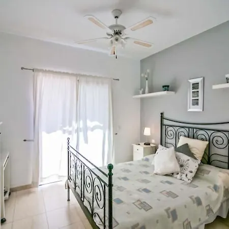 Villa Playa Blanca Sleeps 6 Pool Air Con Wifi *